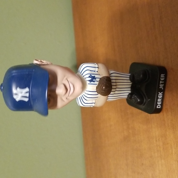 Derek Jeter/Jason Giambi Bobbleheads (Yankees) - Picture 4 of 6
